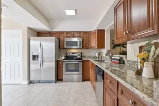 Photo #5: O6409229 Listing 