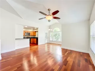 Photo #5: O6409337 Listing