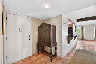 Photo #1: O6409585 Listing 