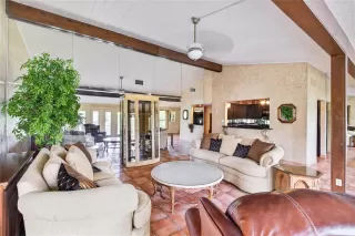 Photo #6: O6409585 Listing 