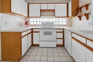 Photo #3: O6409708 Listing