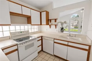 Photo #5: O6409708 Listing