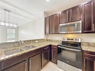Photo #6: O6409770 Listing