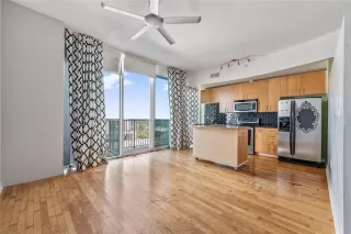 Photo #1: O6409888 Listing