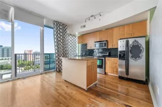 Photo #2: O6409888 Listing