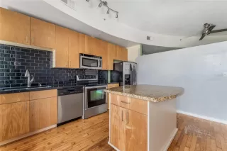 Photo #4: O6409888 Listing