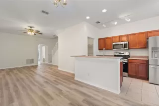 Photo #5: O6409954 Listing