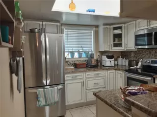 Photo #2: O6409978 Listing