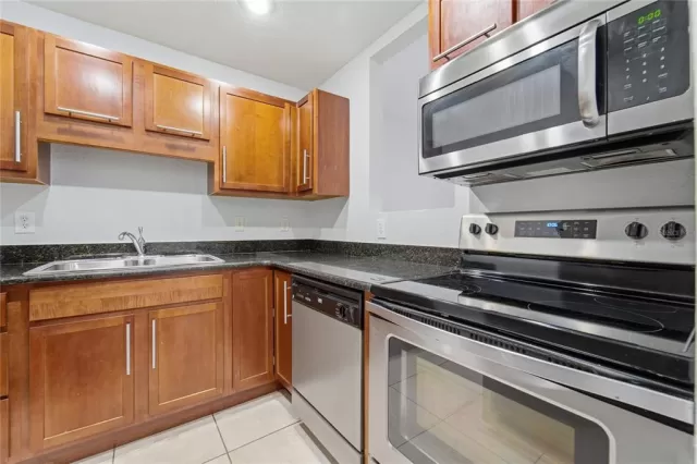 MLS: O6410003 Condo For Sale