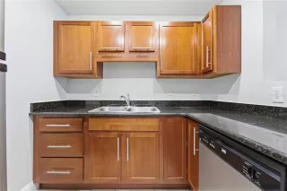 Photo #1: O6410003 Listing 