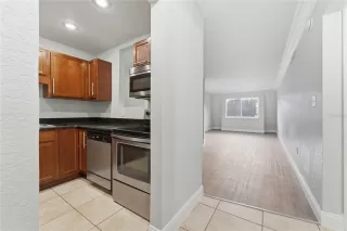 Photo #4: O6410003 Listing 