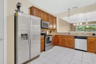 Photo #6: O6410052 Listing