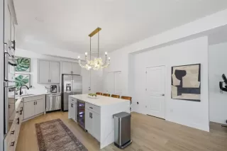 Photo #3: O6410110 Listing