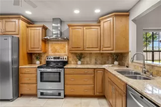 Photo #6: O6410132 Listing
