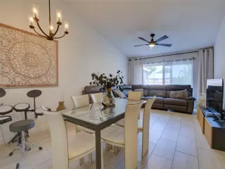Photo #6: O6410135 Listing 