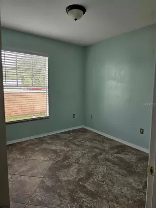 Photo #5: O6410151 Listing