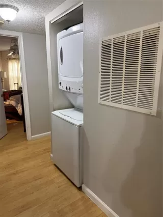 Photo #5: O6410204 Listing