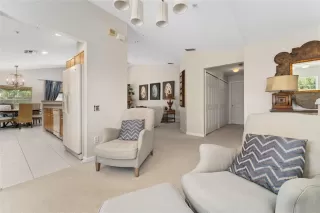 Photo #5: O6410257 Listing