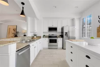 Photo #6: O6410319 Listing