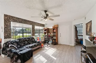 Photo #4: O6410327 Listing