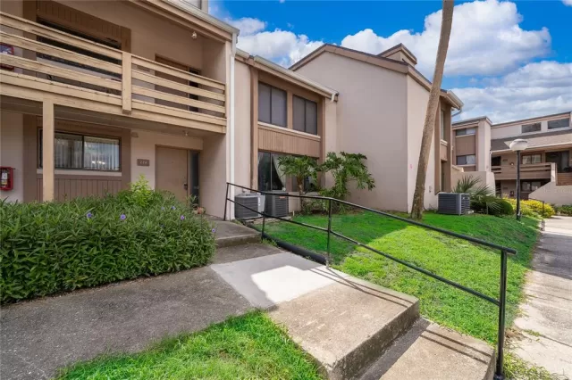 MLS: O6410564 Condo For Sale