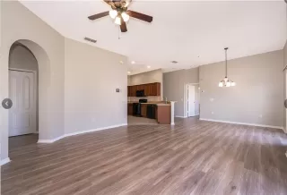 Photo #4: O6410570 Listing