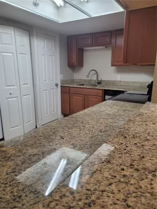 Photo #6: O6410606 Listing