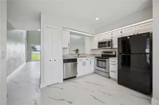 Photo #4: O6410631 Listing