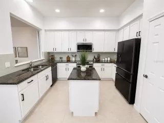 Photo #6: O6410736 Listing