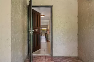Photo #4: O6410778 Listing