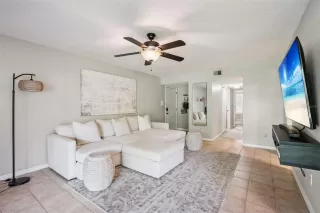 Photo #5: O6410882 Listing