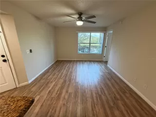 Photo #6: O6410885 Listing