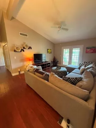 Photo #3: O6411055 Listing 