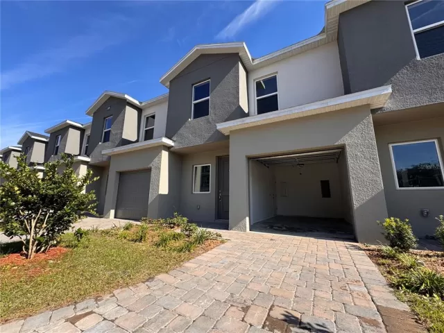 MLS: O6411174 Condo For Sale