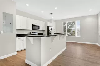 Photo #5: O6411195 Listing