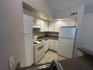 Photo #5: O6411279 Listing
