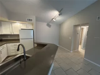 Photo #6: O6411279 Listing