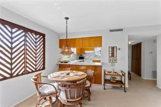 Photo #5: O6411546 Listing