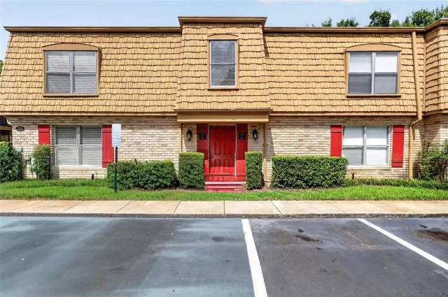 MLS: O6411608 Condo For Sale