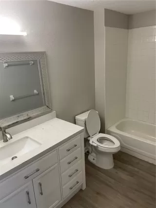 Photo #3: O6411613 Listing
