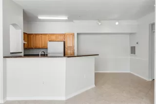 Photo #6: O6411855 Listing