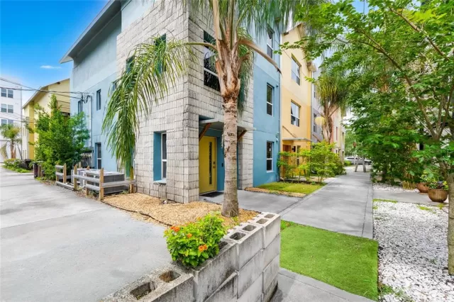 MLS: O6411899 Condo For Sale
