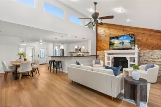 Photo #1: O6411958 Listing
