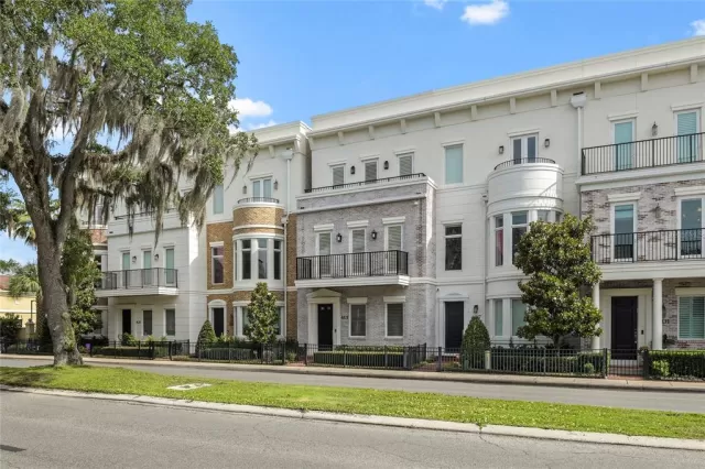 MLS: O6412134 Condo For Sale