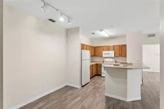 Photo #3: O6412310 Listing