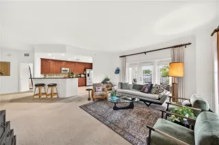 Photo #2: O6412500 Listing