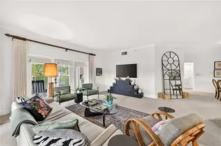 Photo #3: O6412500 Listing