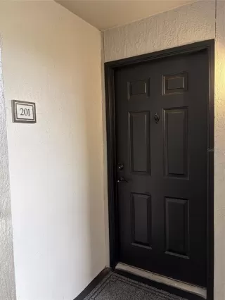 Photo #1: O6412651 Listing