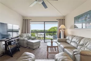 Photo #6: O6412853 Listing