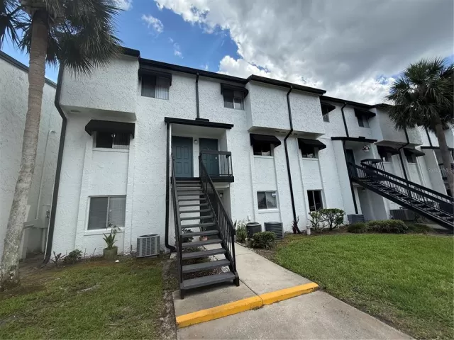 MLS: O6413183 Condo For Sale
